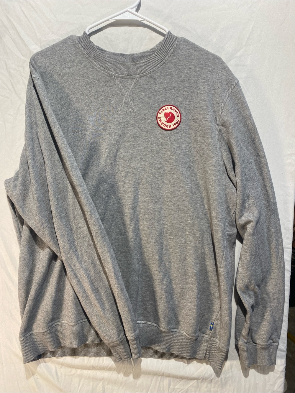 Fjallraven Light Grey Crewneck Sweatshirt with Red Logo